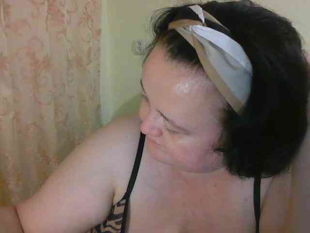 Fatty-Bun, live webcam girl, age 50, streaming now, chatten, zaadming