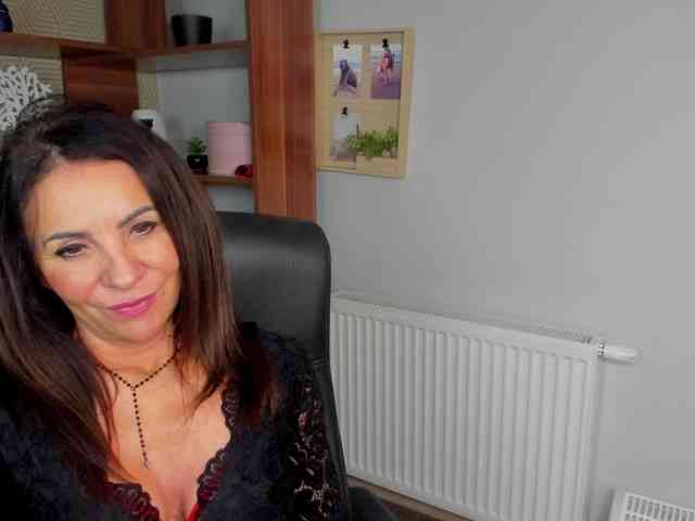 AlizeeSensual, live webcam girl, age 55, streaming now, camshow, chatten