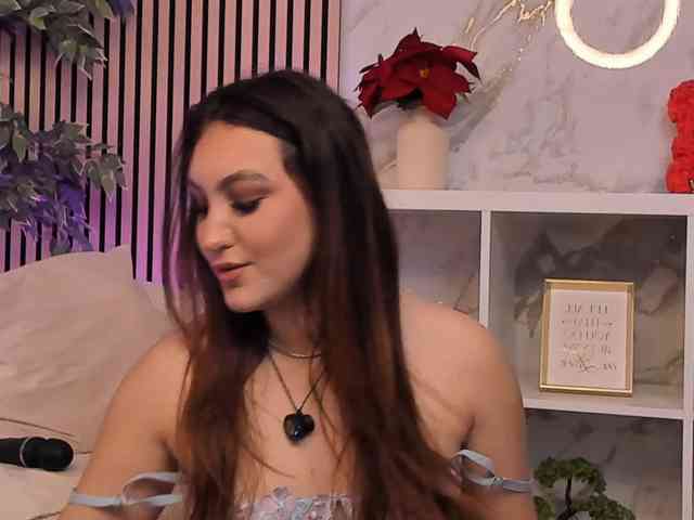 ValentinaMusse, live webcam girl, age 20, streaming now, pijpbeurt, camshow