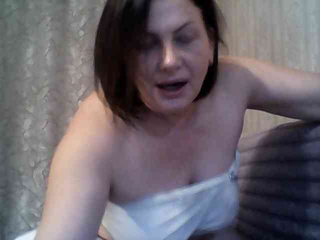 Juliya111, live webcam girl, age 46, from UKUAINE, streaming now, anaal spelen, kontneuken