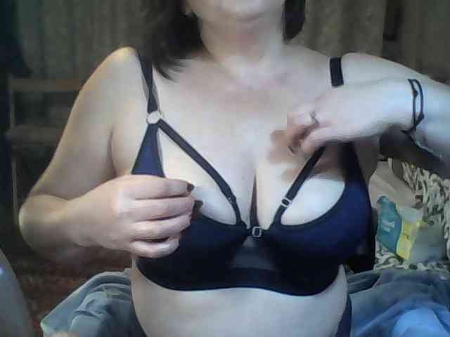 Juliya111, live webcam girl, age 46, from UKUAINE, streaming now, anaal spelen, kontneuken
