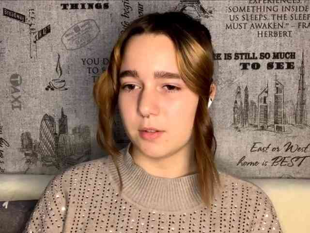 EmilyAnderl, live webcam girl, age 18, from ESTONIA, streaming now, anaal spelen, kontneuken