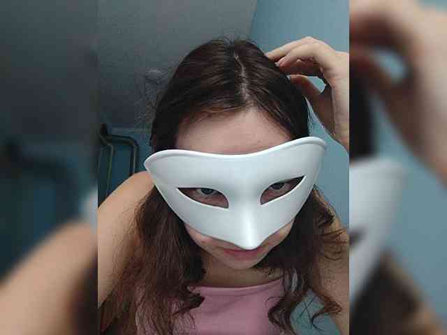 Elena13141516, live webcam girl, age 19, from Россия, streaming now, pijpen, camshow