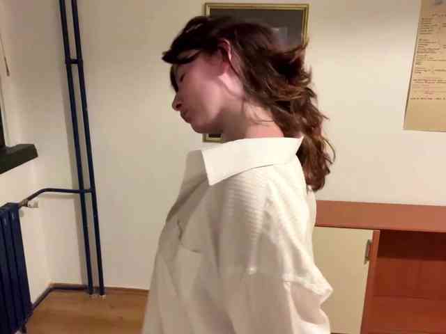 Josizz, live webcam girl, age 21, from SERBIA, streaming now, anaal spelen, aziatische massage