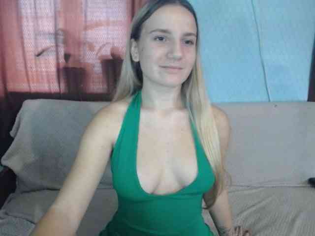 Viktorisagi1, live webcam girl, age 18, from UKRAINE, streaming now, pijpbeurt, camshow