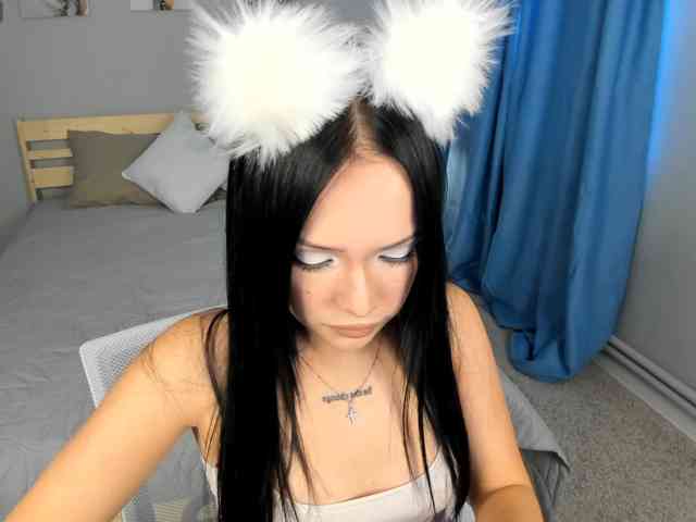 Shy-bunny3, live webcam girl, age 21, from GERMANY, streaming now, chatten, dansen