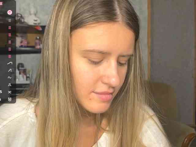 AmeliaMichelini, live webcam girl, age 18, from POLAND, streaming now, anaal spelen, kontneuken