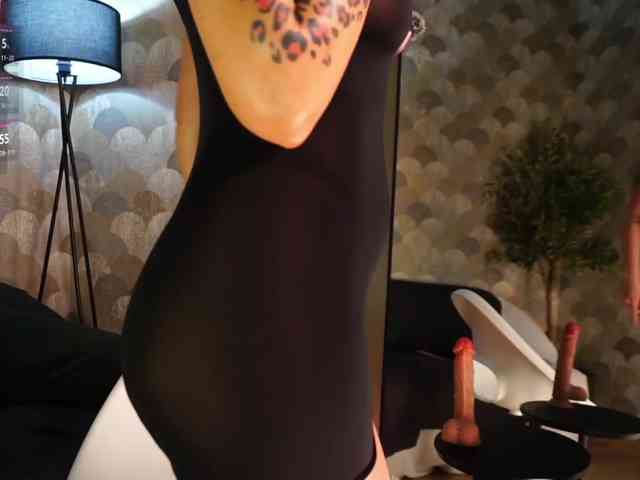 sonyaspace, live webcam girl, age 40, streaming now, anaal spelen, kontvingeren