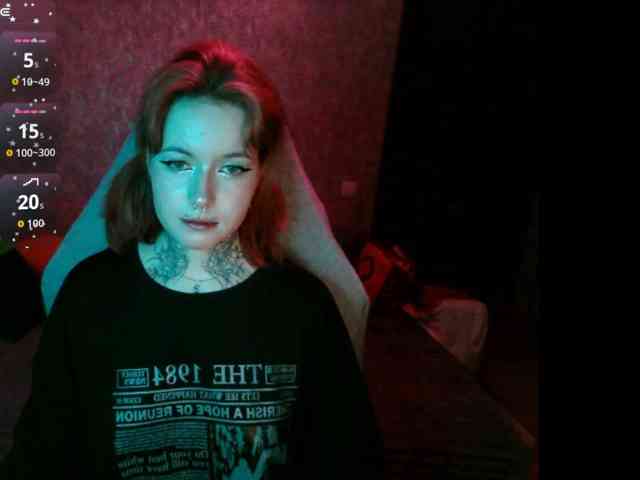 lilacmoon, live webcam girl, age 23, streaming now, camshow, chatten