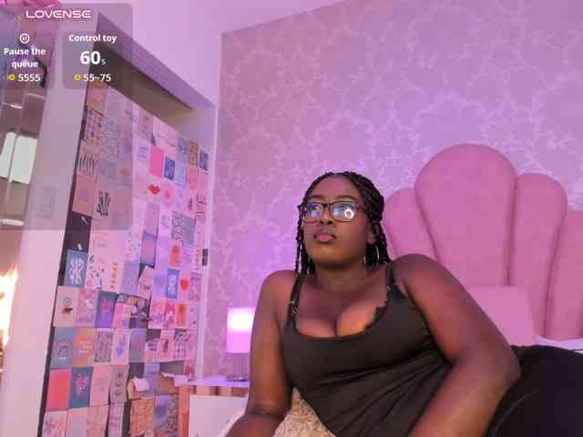 SheylaMunn, live webcam girl, age 19, from COLOMBIA, streaming now, pijpbeurt, camshow