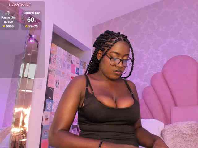 SheylaMunn, live webcam girl, age 19, from COLOMBIA, streaming now, pijpbeurt, camshow