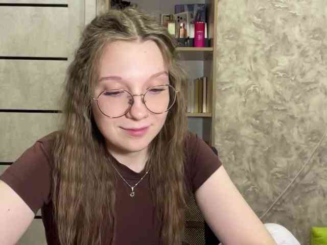 CharlaSliman, live webcam girl, age 18, from SERBIA, streaming now, anaal spelen, kontneuken