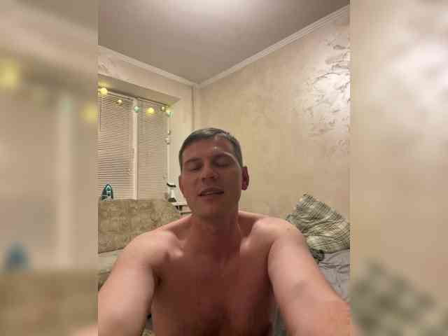 Diadi0608, live webcam girl, age 31, streaming now, kontneuken, kontneuken