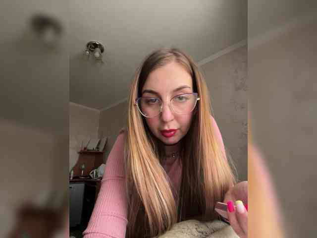 Diadi0608, live webcam girl, age 31, streaming now, kontneuken, kontneuken