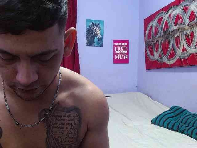 Interracialtwinks, live webcam girl, age 19, from COLOMBIA, streaming now, kontneuken, kontlikken