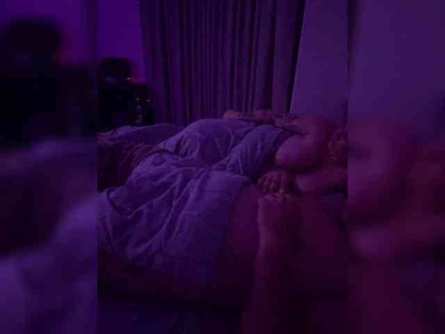 Ananasiki1, live webcam girl, age 26, streaming now, ballikken, pijpbeurt
