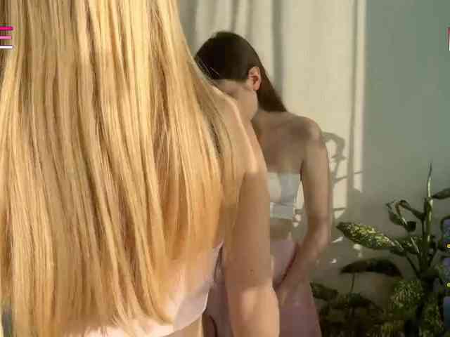 doublebubbleduo, live webcam girl, age 19, from россия, streaming now, chatten, dansen