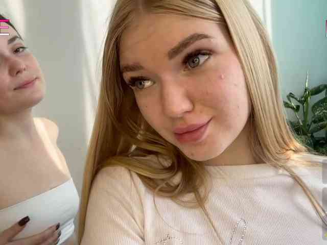 doublebubbleduo, live webcam girl, age 19, from россия, streaming now, chatten, dansen
