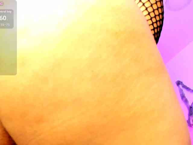 AmiraFontana, live webcam girl, age 24, from COLOMBIA, streaming now, aziatische massage, ballikken