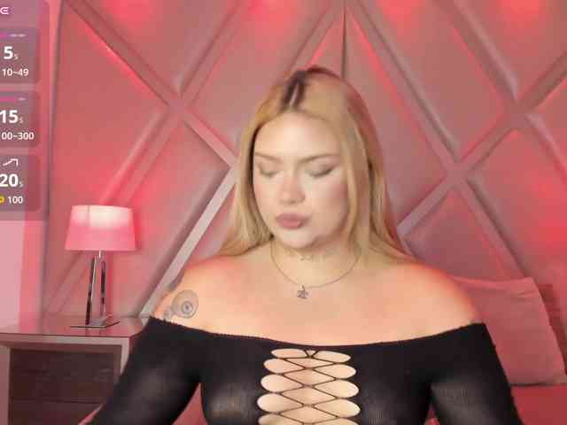 AmiraFontana, live webcam girl, age 24, from COLOMBIA, streaming now, aziatische massage, ballikken